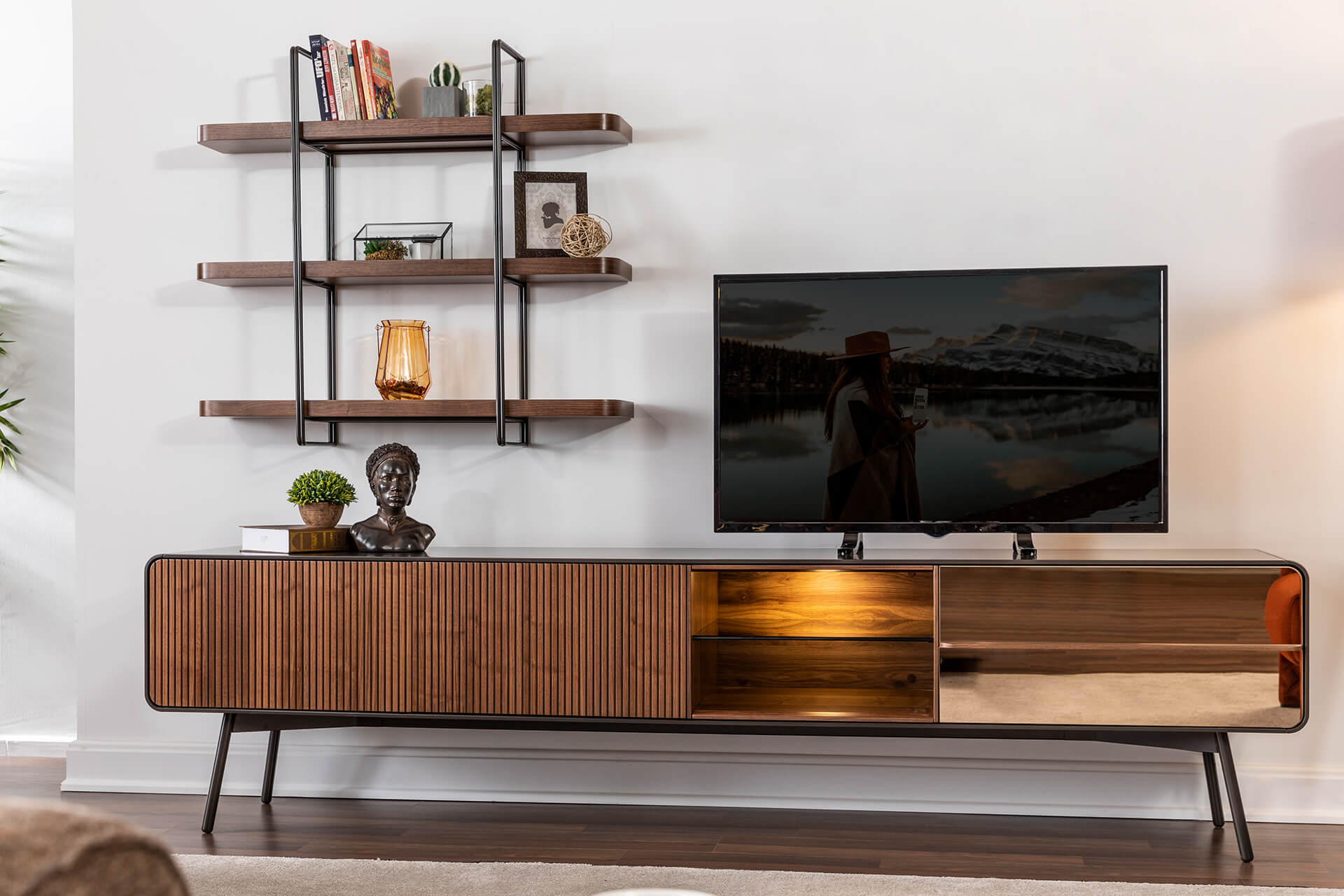 Armonia TV Ünitesi